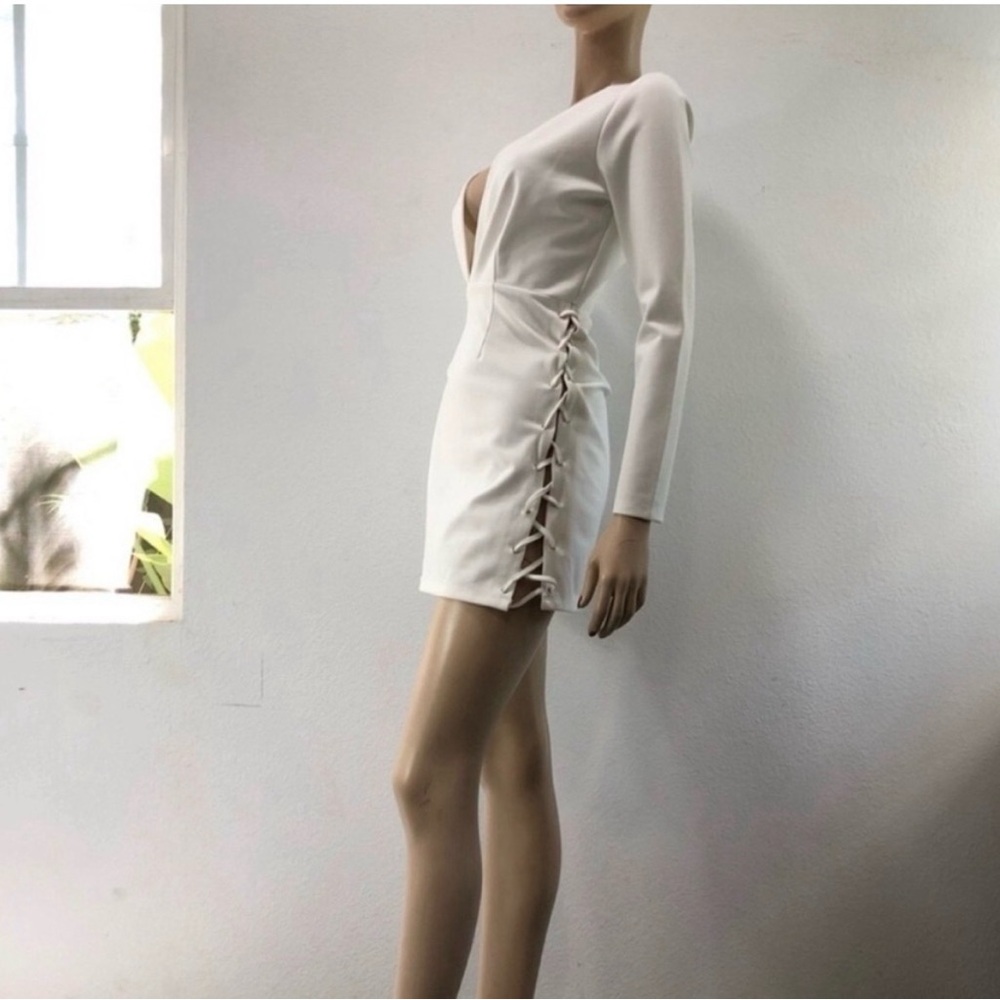 Tobi White Long-Sleeve Lace-Up Side Mini Dress